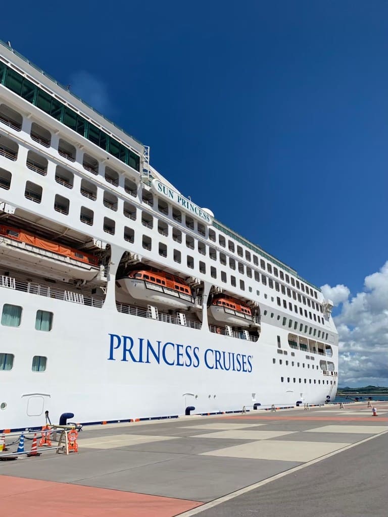 太陽公主號靠岸