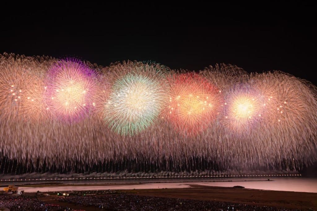 七月限定！2025 日本花火大會總整理｜不藏私懶人包