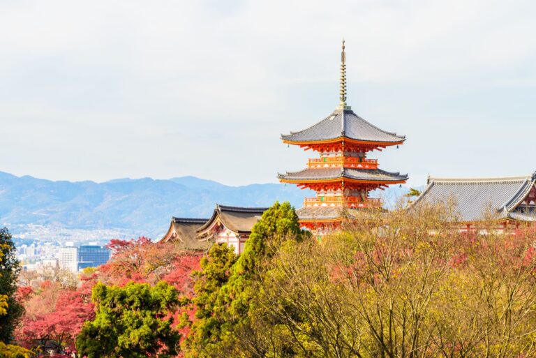 日本自由行旅遊eSIM手機上網與景點連線示意圖