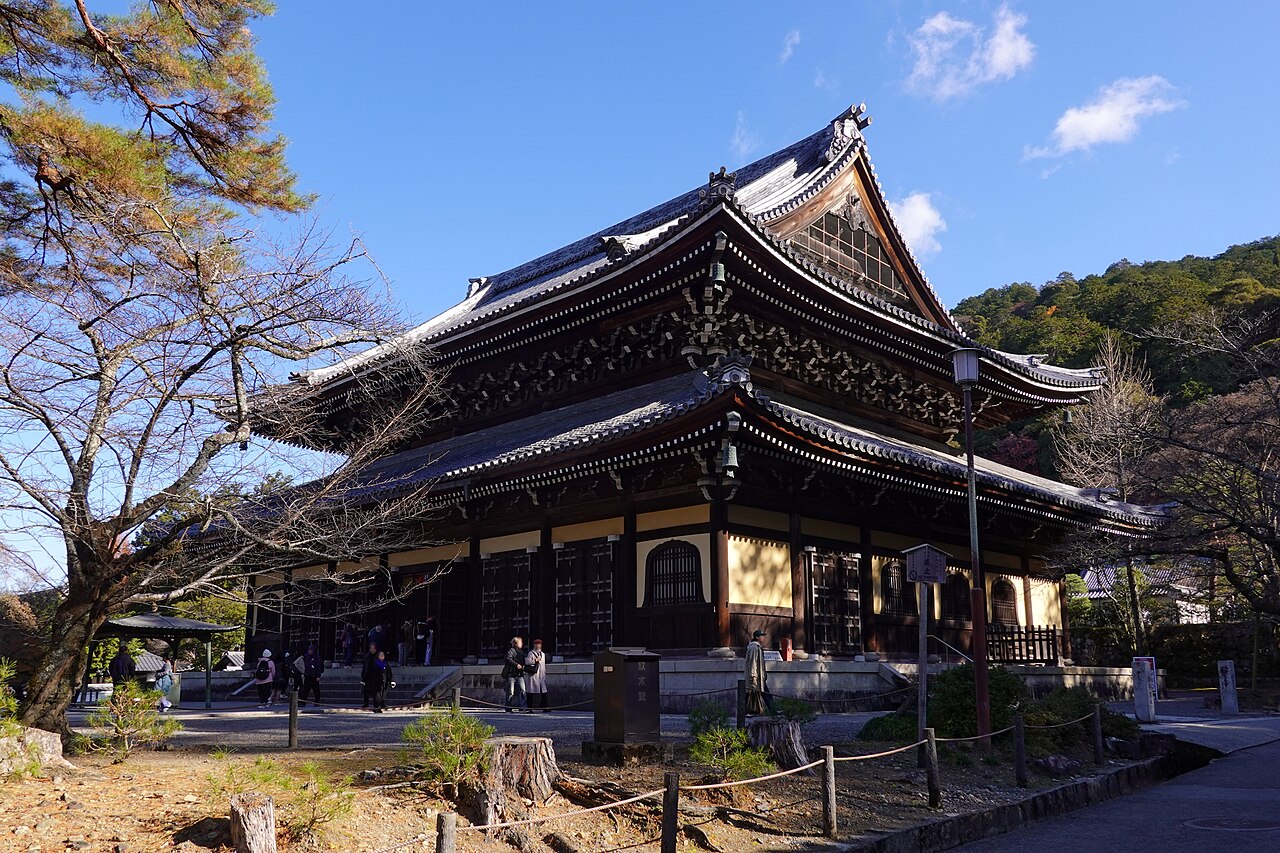 京都南禪寺秋季楓葉與寺院景觀